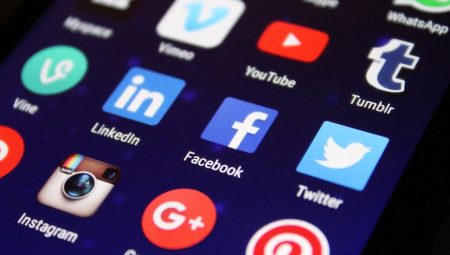 Çocuğunuzun Sosyal Medyada Güvenliğini Sağlamanın 5 Yolu